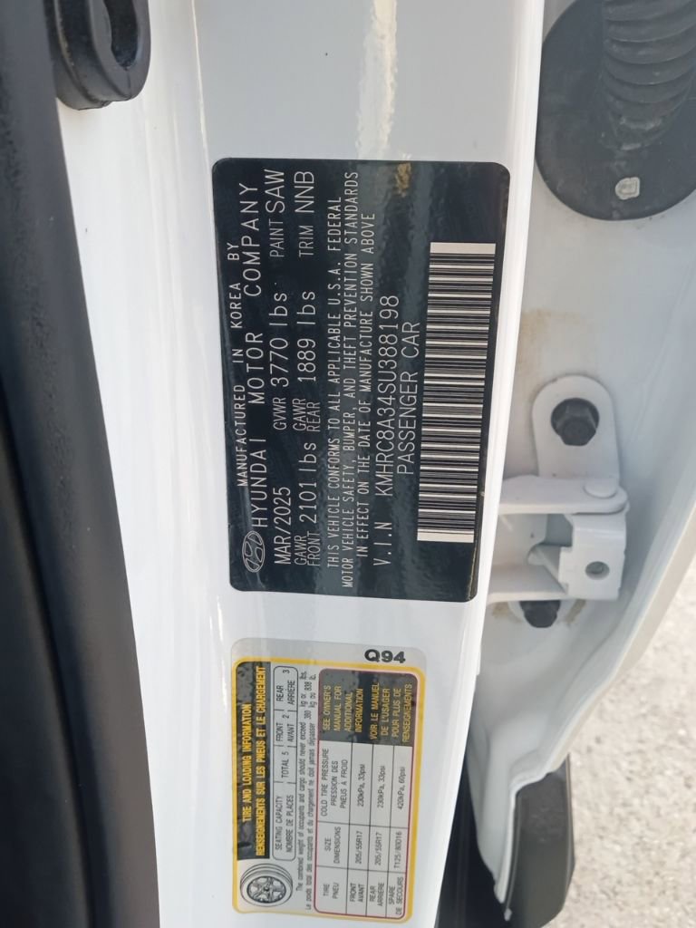 Used 2025 Hyundai Venue SEL FWD image 3