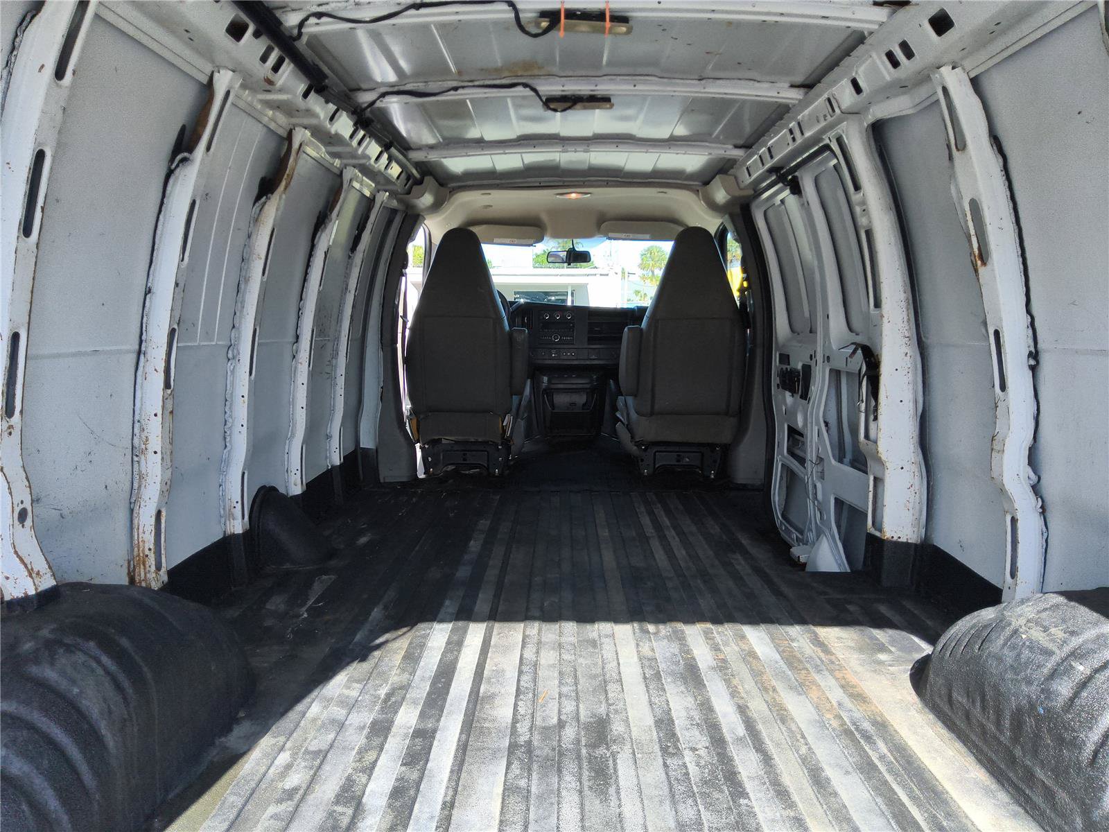 Used 2020 Chevrolet Express 2500 Extended w/ Driver Convenience Package RWD image 16
