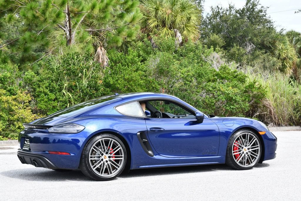 Used 2022 Porsche 718 Cayman GTS RWD image 6