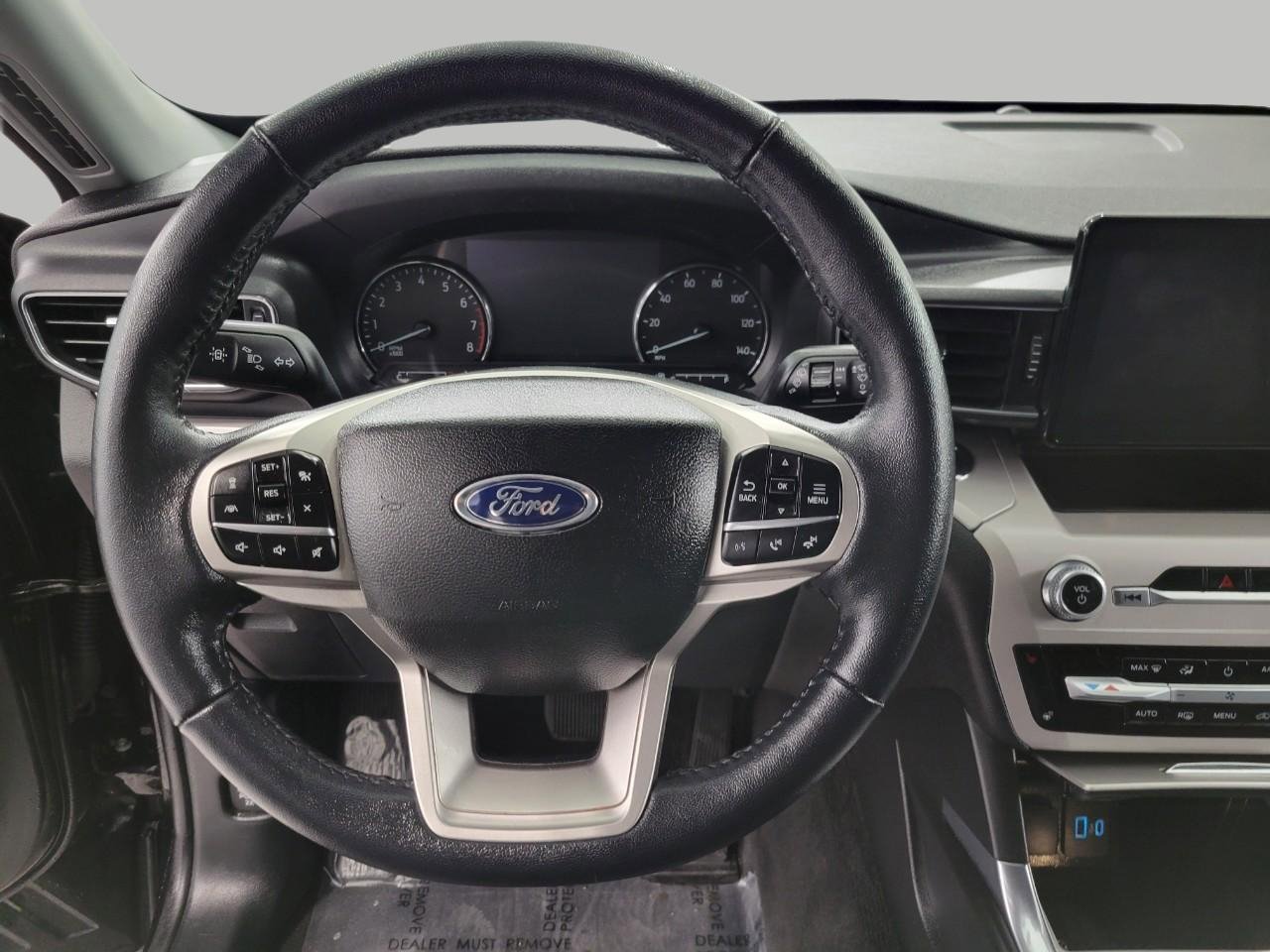 Used 2023 Ford Explorer XLT w/ Equipment Group 202A image 5