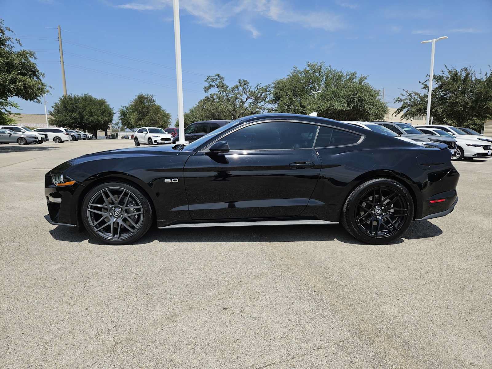 Used 2022 Ford Mustang GT Premium RWD image 4