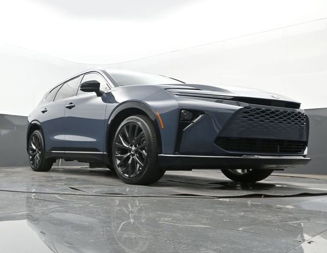 Used 2025 Toyota Crown Signia w/ Advanced Technology Package image 24