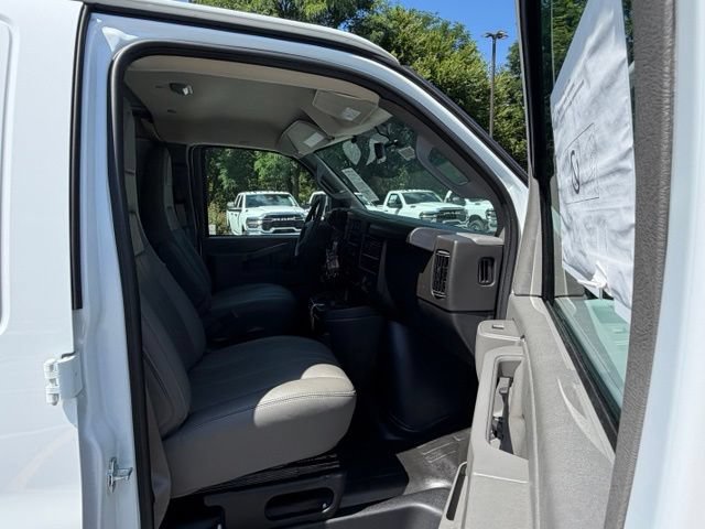 New 2026 Chevrolet Express 3500 w/ Driver Convenience Package RWD image 25