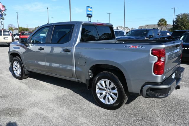 Used 2025 Chevrolet Silverado 1500 Custom image 3