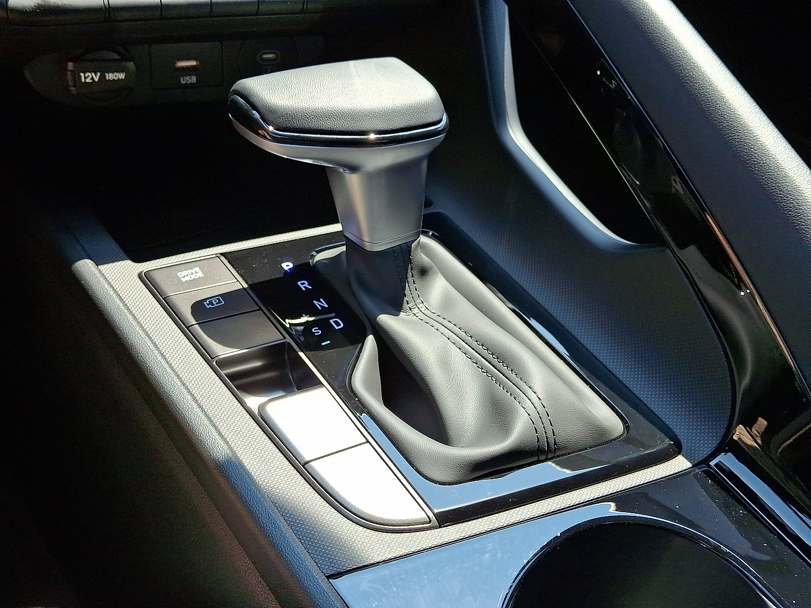 New 2025 Hyundai Elantra SEL image 17