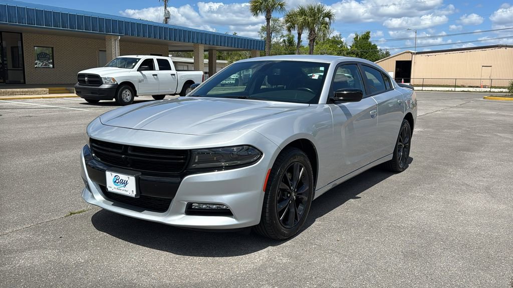 Used 2022 Dodge Charger SXT w/ Blacktop Package image 2