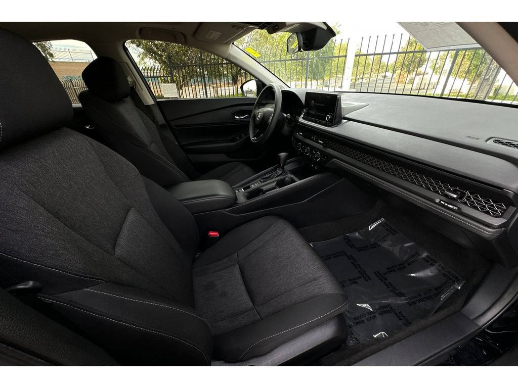 Used 2023 Honda Accord EX image 18
