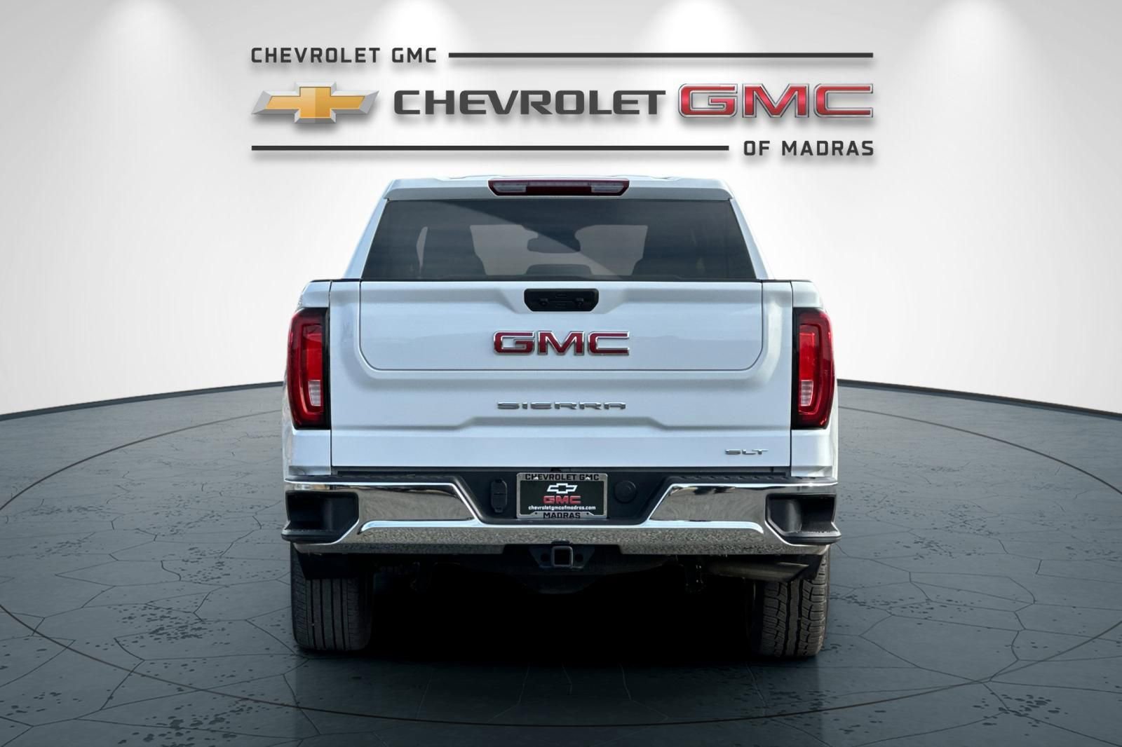 Used 2025 GMC Sierra 1500 SLT image 4
