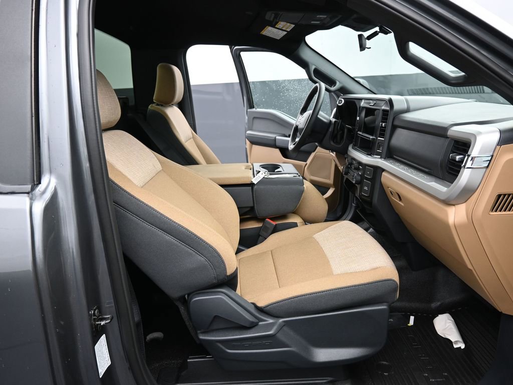New 2025 Ford F350 XLT image 15