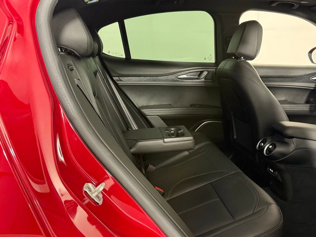 Used 2023 Alfa Romeo Stelvio Sprint image 30