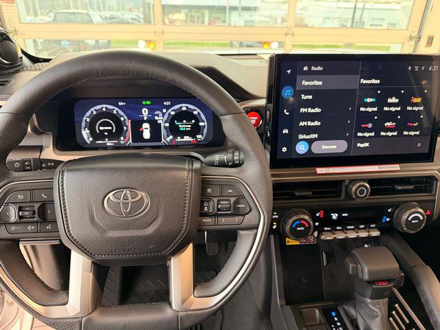 Used 2025 Toyota 4Runner 4WD image 14