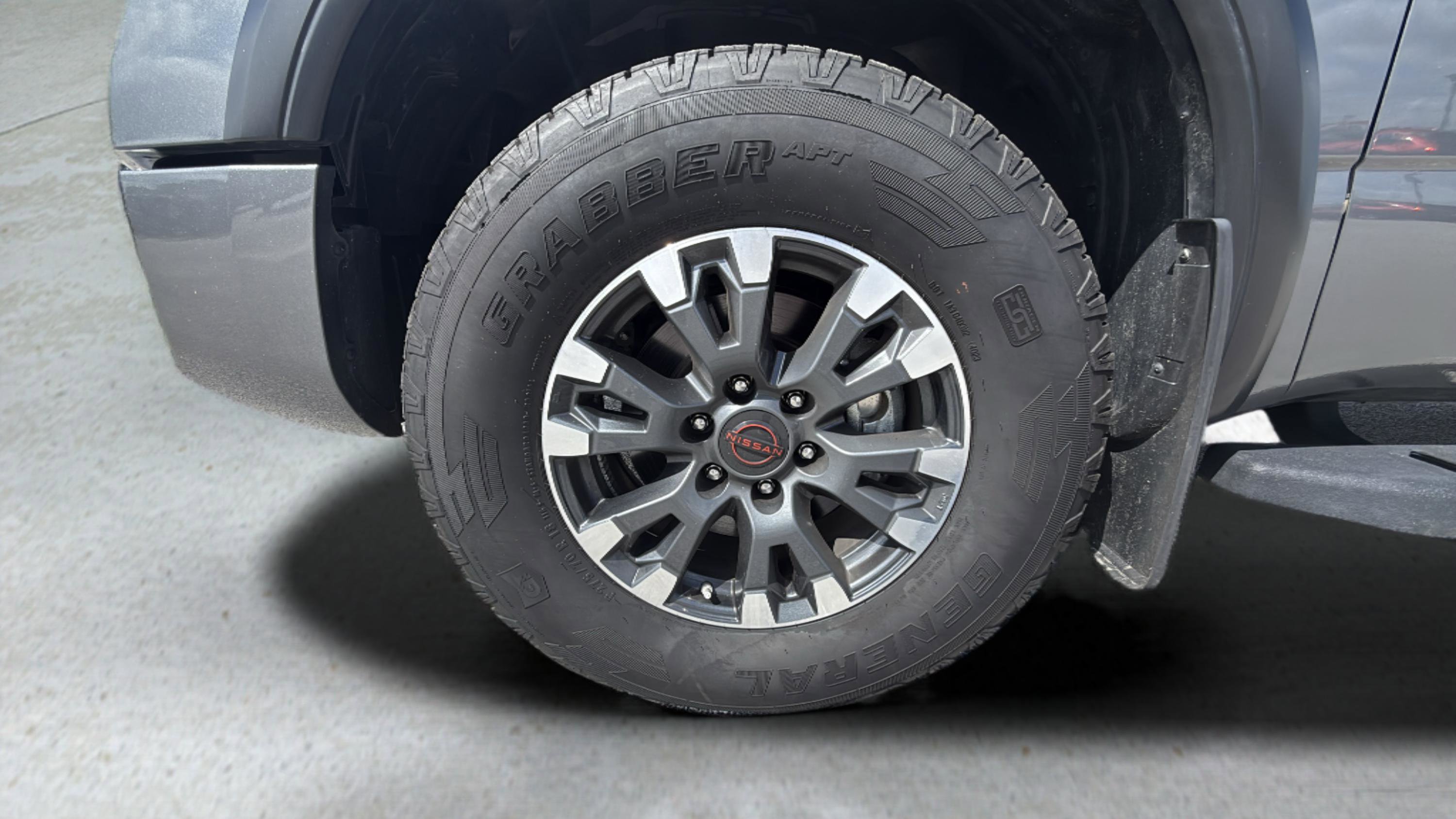 Used 2024 Nissan Titan PRO-4X image 18