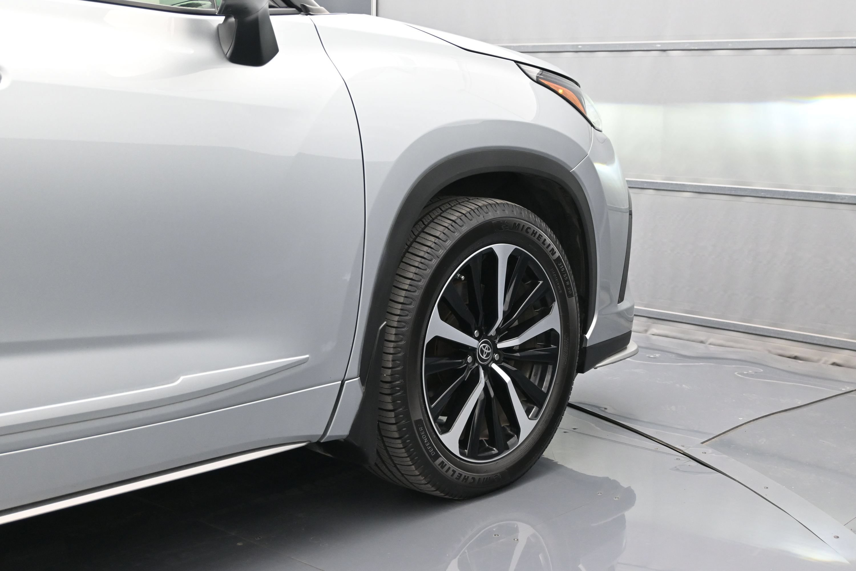 Used 2021 Toyota Highlander XSE FWD image 47