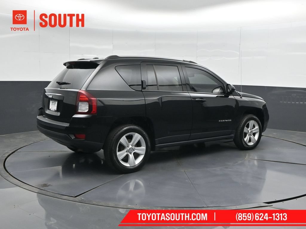 Used 2017 Jeep Compass Sport w/ Power Value Group FWD image 2