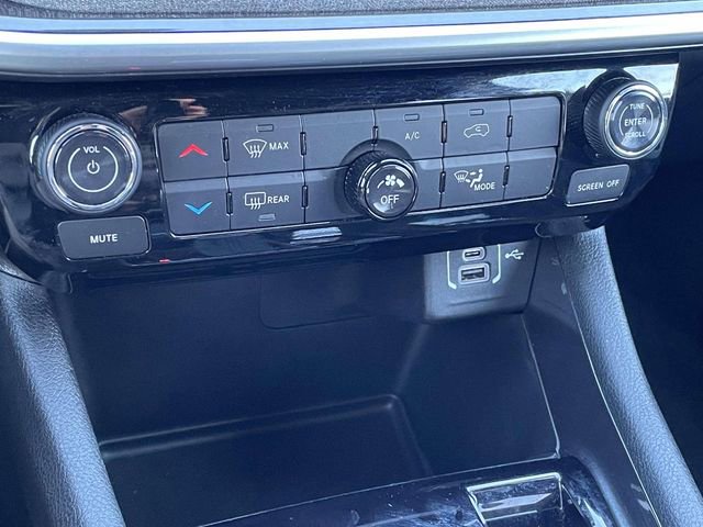 Used 2023 Jeep Compass Sport image 36