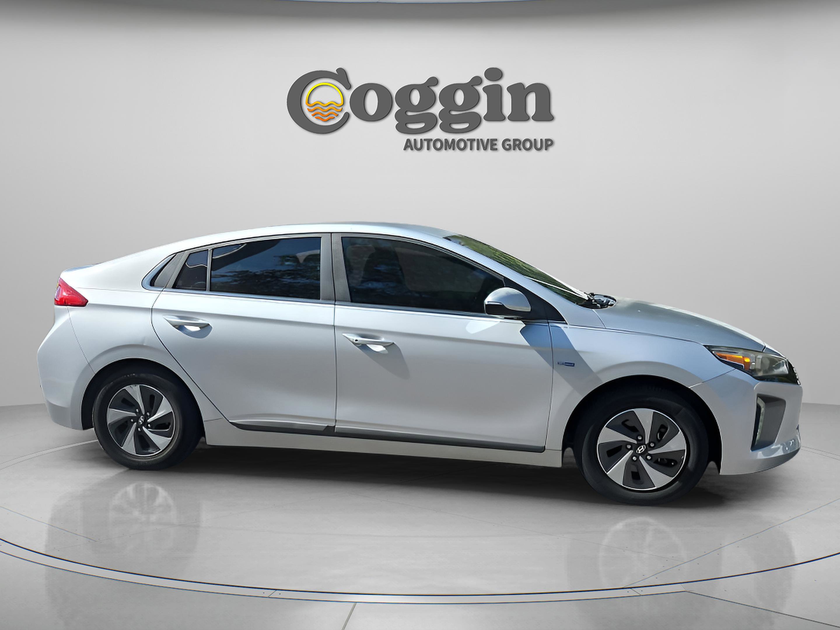 Used 2017 Hyundai Ioniq SEL image 6