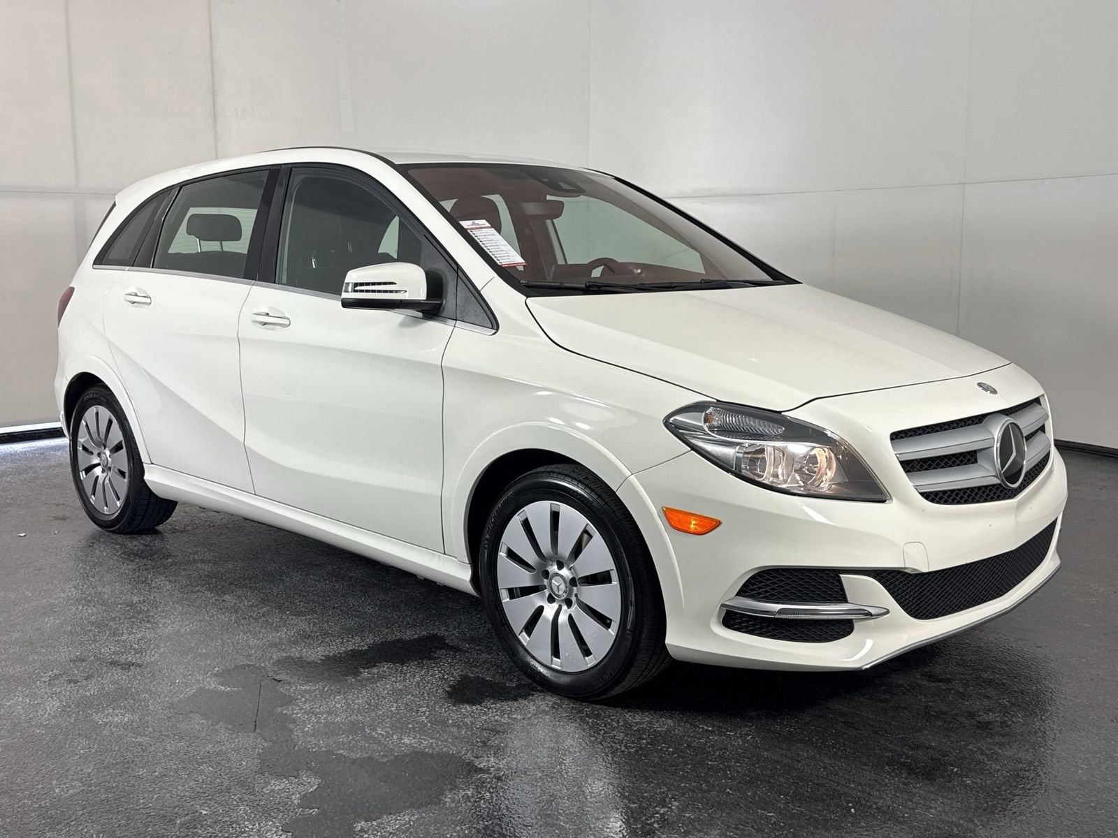 Used 2017 Mercedes-Benz B 250e image 2