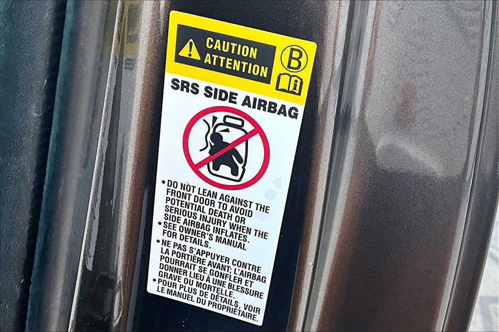 Used 2015 Toyota Tacoma 4x4 Access Cab image 18