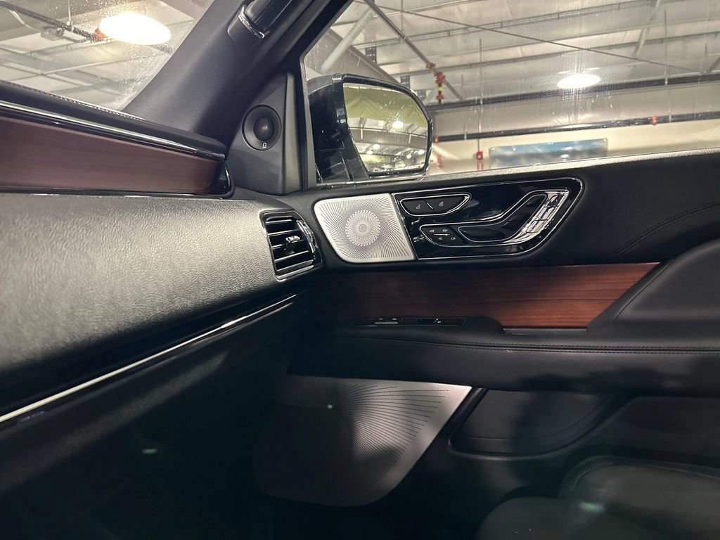 Certified 2024 Lincoln Navigator L Reserve AWD/4WD image 19
