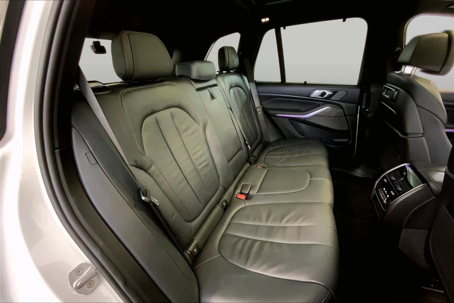 Used 2020 BMW X5 M50i w/ Executive Package AWD/4WD image 19