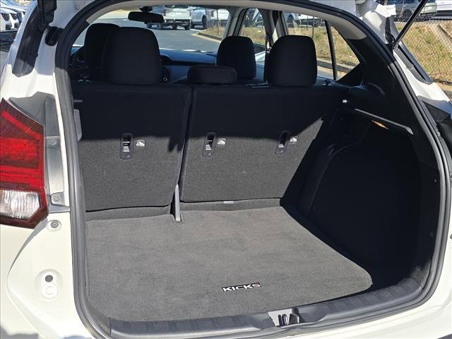 Used 2023 Nissan Kicks SV image 10
