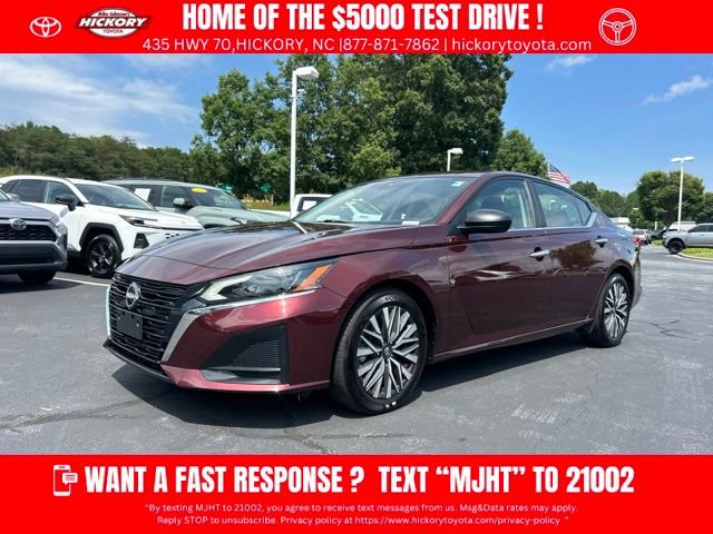 Used 2025 Nissan Altima 2.5 SV FWD image 1