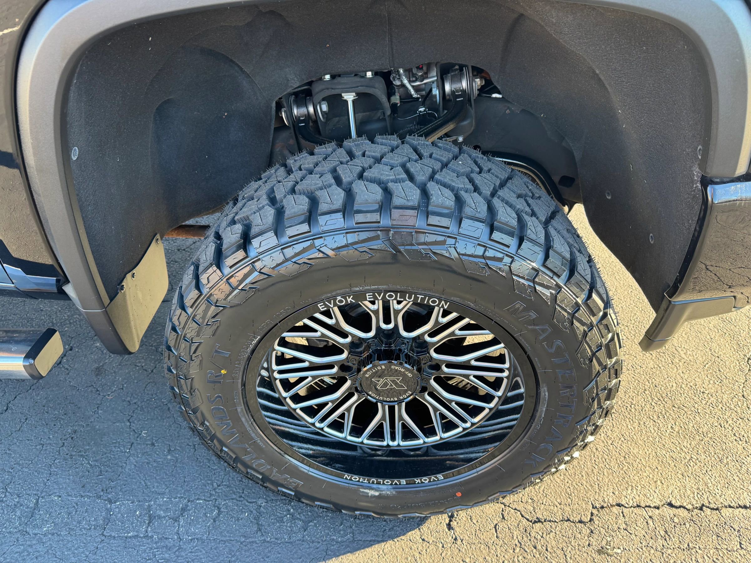 Used 2021 Chevrolet Silverado 2500 Custom w/ Custom Value Package image 14