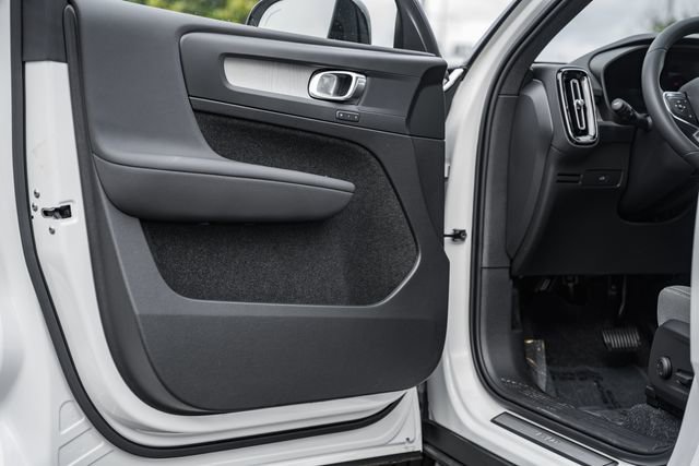 New 2026 Volvo EX40 Plus w/ Climate Package image 37