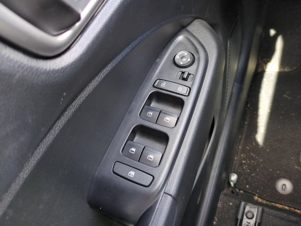Certified 2024 Hyundai Venue SEL FWD image 18