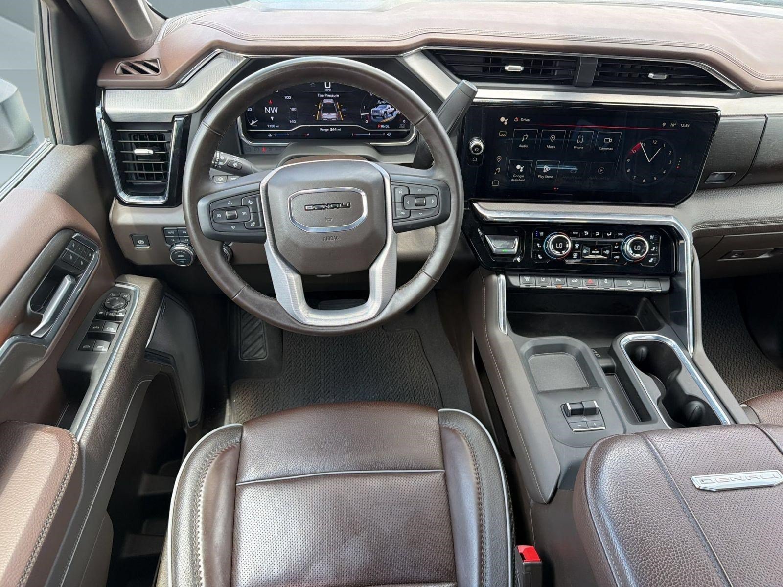 Used 2025 GMC Sierra 2500 Denali w/ Denali Reserve Package AWD/4WD image 29