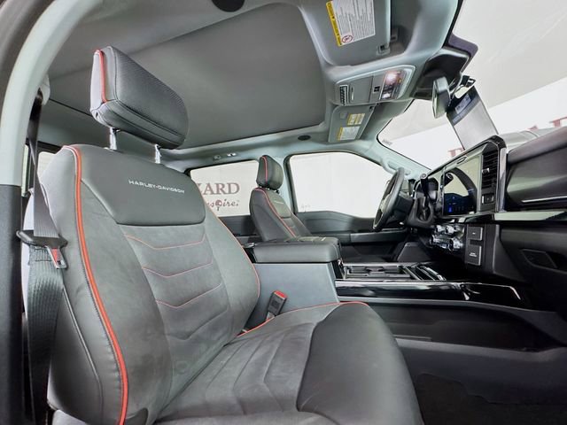 New 2026 Ford F250 Lariat w/ Black Appearance Package image 28