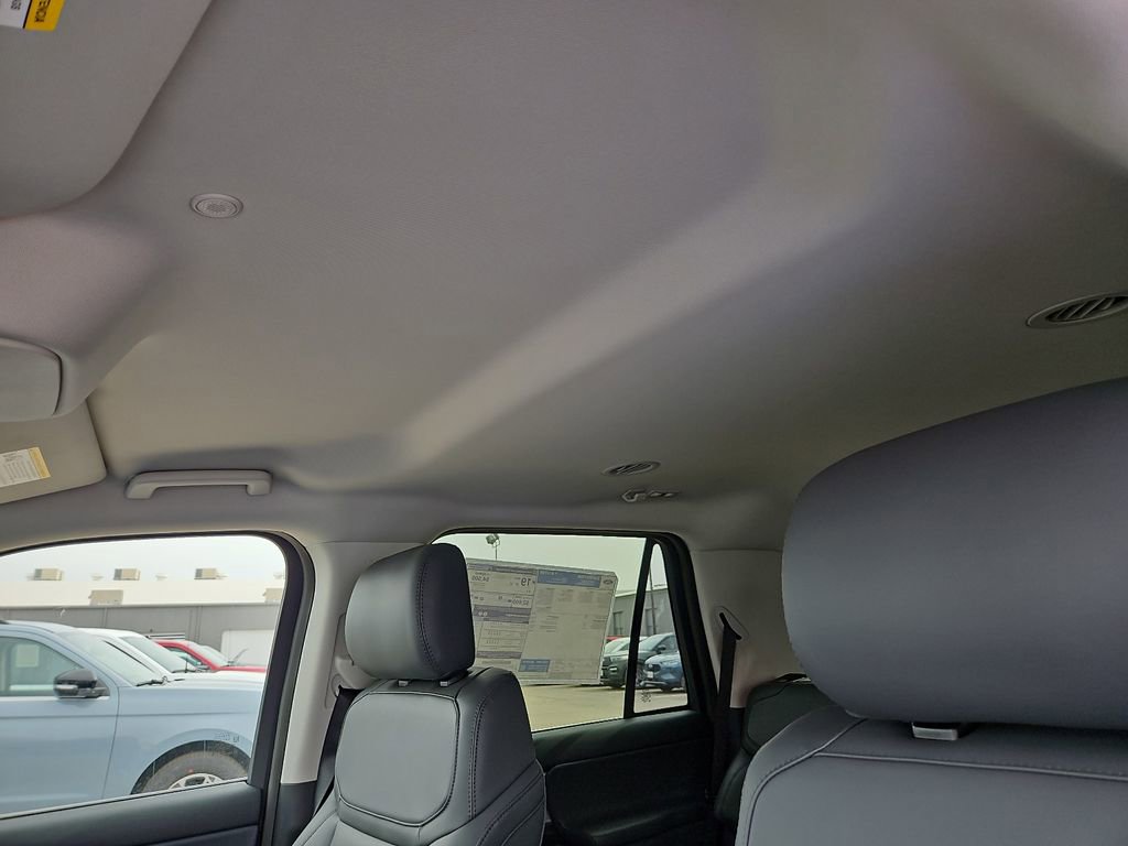 New 2026 Ford Expedition Active image 22