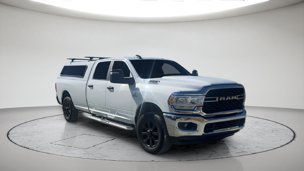 Used 2024 RAM 3500 Big Horn w/ Level 2 Equipment Group AWD/4WD image 3