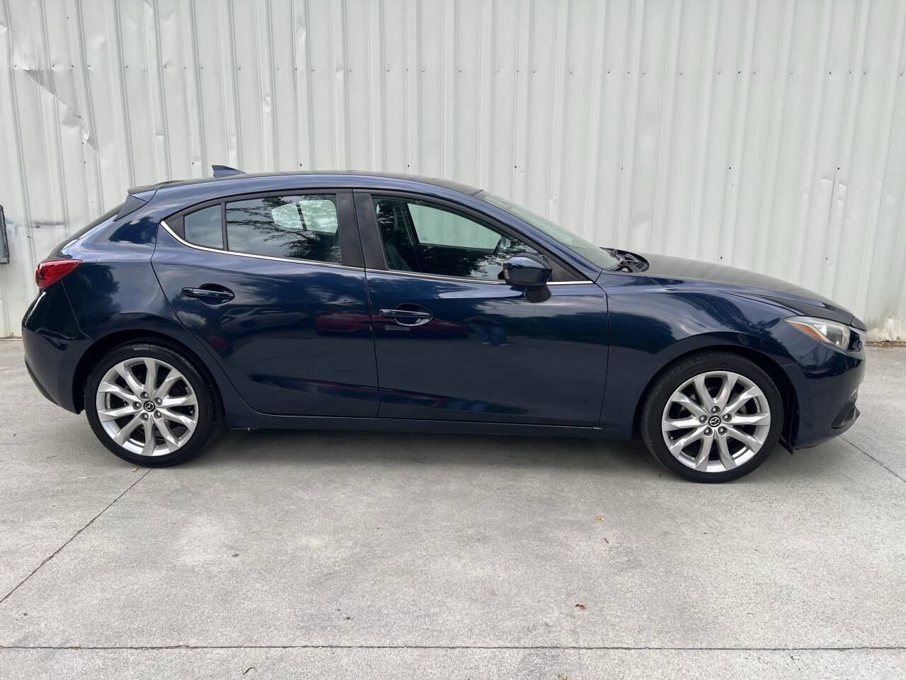 Used 2016 MAZDA MAZDA3 s Touring FWD image 2