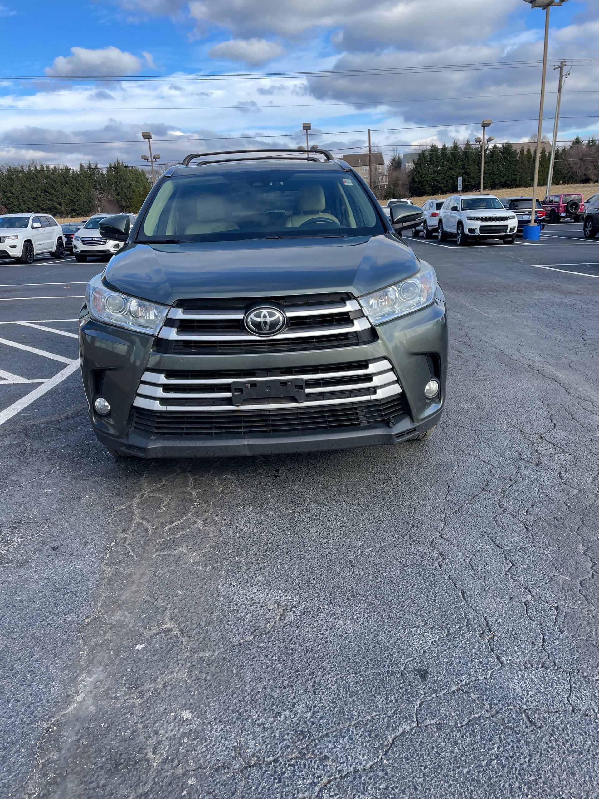 Used 2017 Toyota Highlander XLE image 8