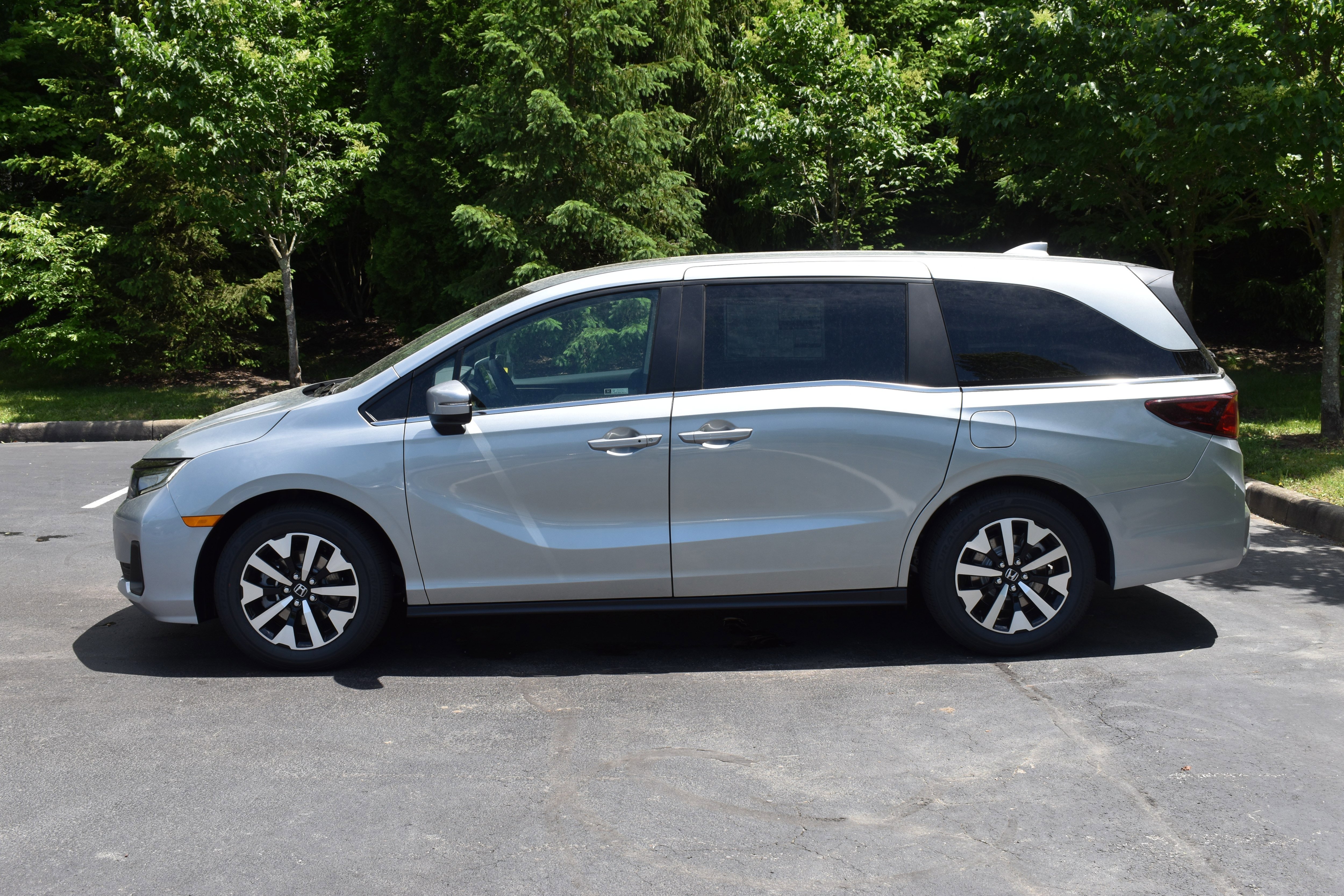 New 2026 Honda Odyssey EX-L image 4