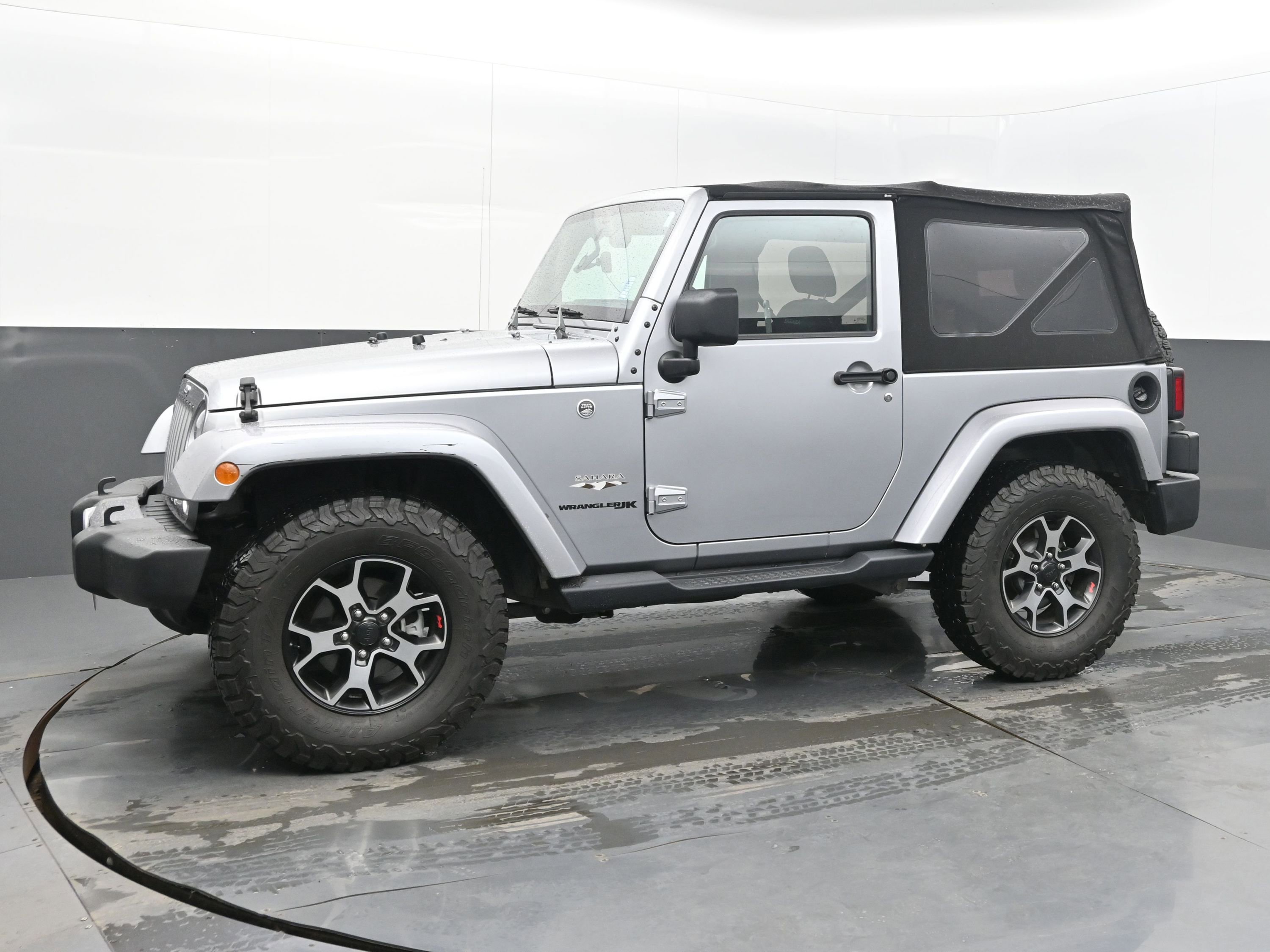 Used 2018 Jeep Wrangler Sahara w/ Connectivity Group image 5