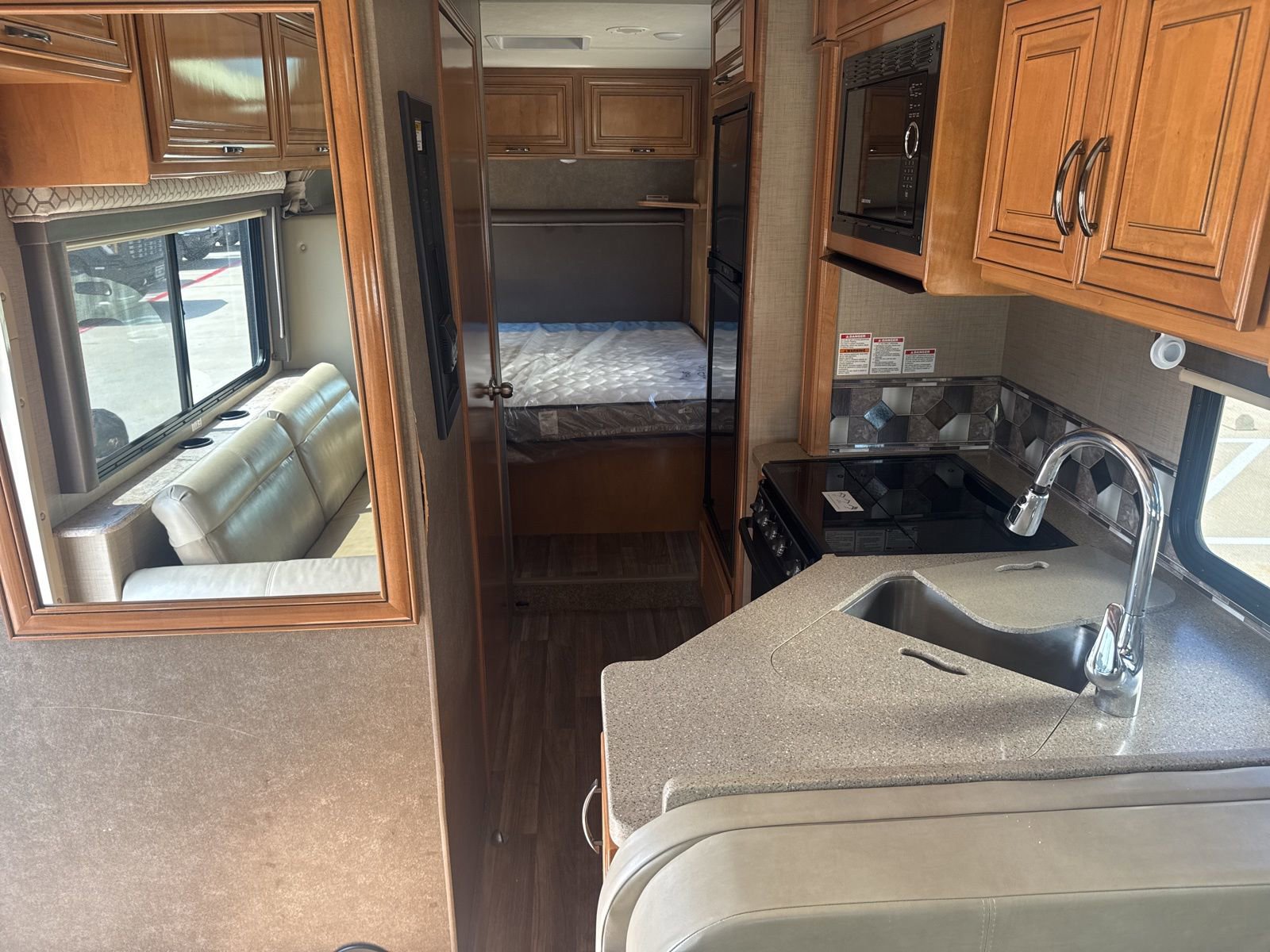 Used 2018 Ford E-450 and Econoline 450 Super Duty w/ Motorhome Prep Package RWD image 26