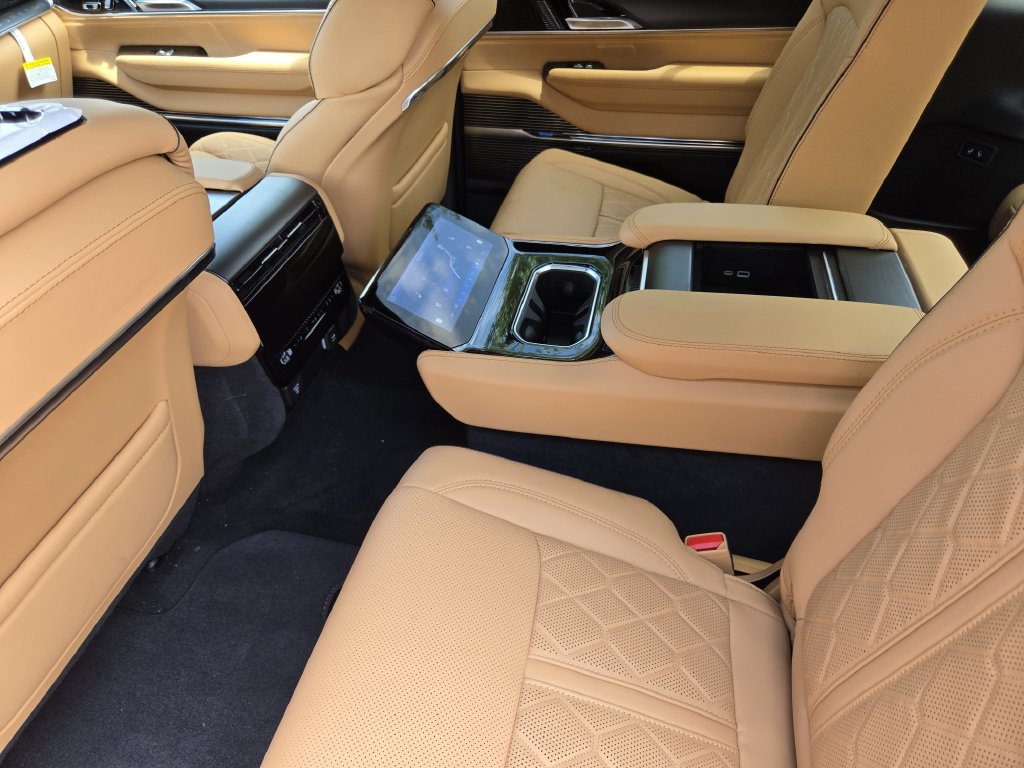 New 2026 Jeep Grand Wagoneer L Summit AWD/4WD image 18