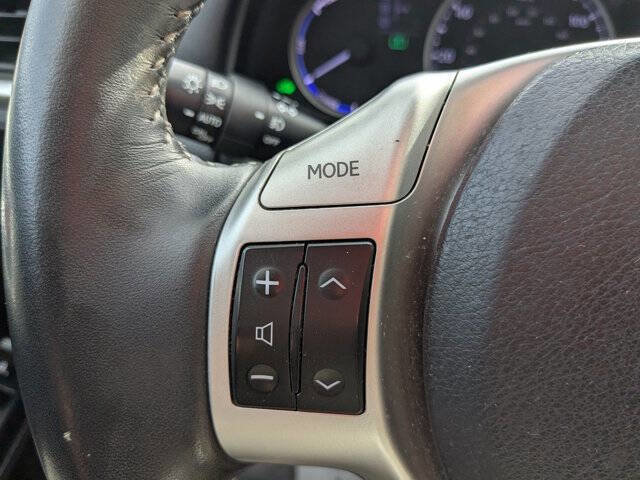 Used 2013 Lexus CT 200h w/ Premium Pkg w/Backup Camera FWD image 19