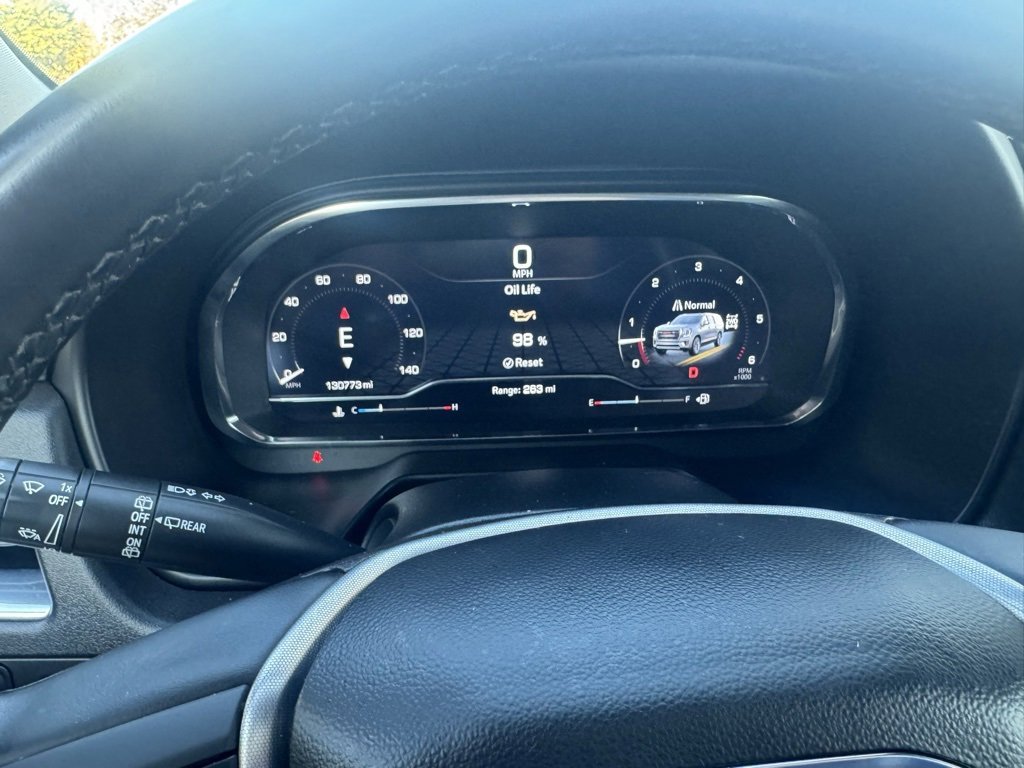 Used 2023 GMC Yukon SLT w/ SLT Premium Package image 22