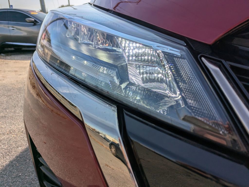 Certified 2023 Nissan Kicks SR w/ SR Premium Package image 11