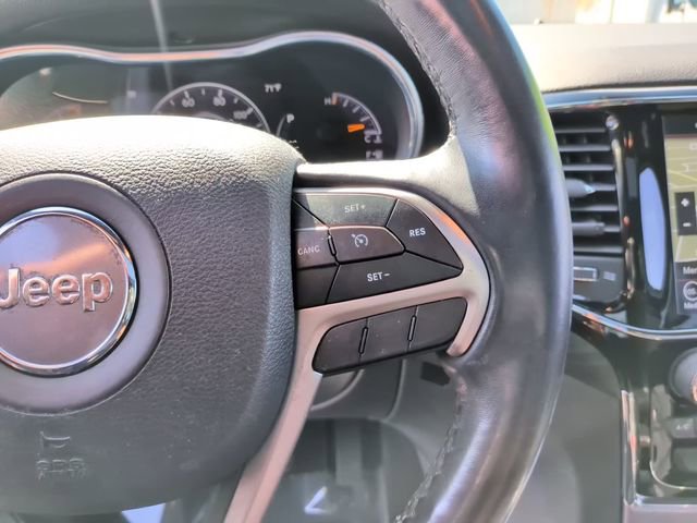 Used 2020 Jeep Grand Cherokee Laredo AWD/4WD image 23