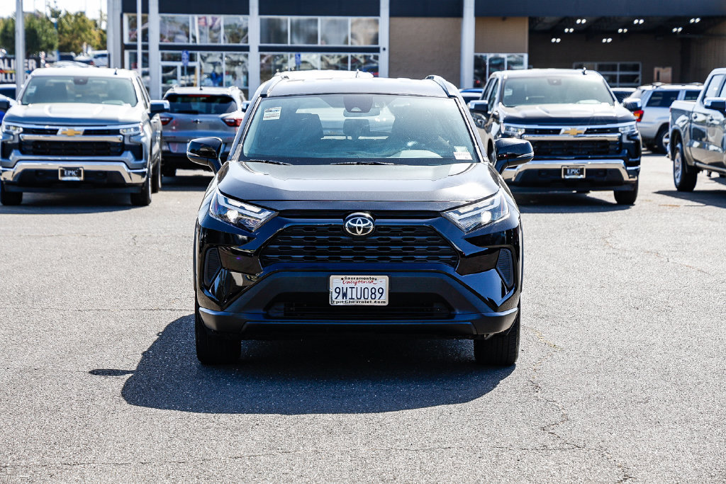 Used 2022 Toyota RAV4 XLE AWD/4WD image 6