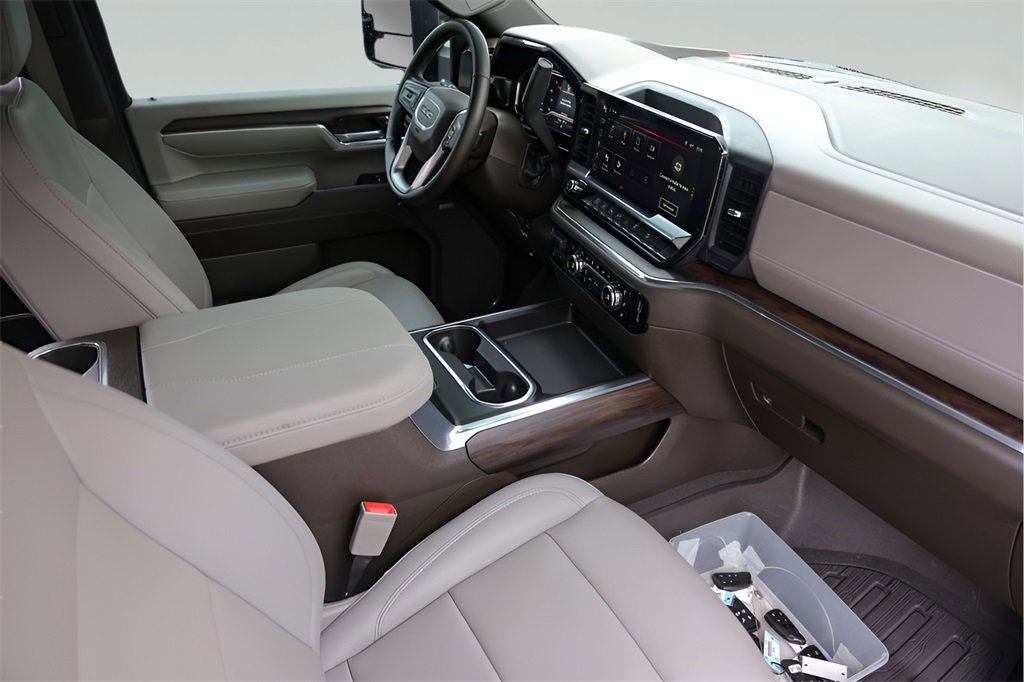 Used 2024 GMC Sierra 3500 SLT w/ SLT Premium Package image 30