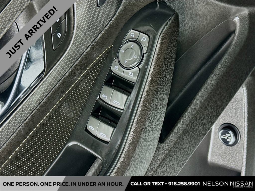 Used 2024 Chevrolet Traverse Premier w/ Redline Edition image 18