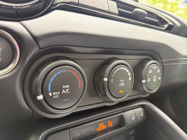 New 2026 MAZDA MX-5 Miata Club w/ Interior Package RWD image 19