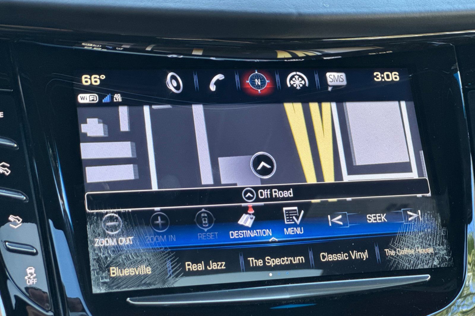 Used 2019 Cadillac Escalade ESV Platinum image 45