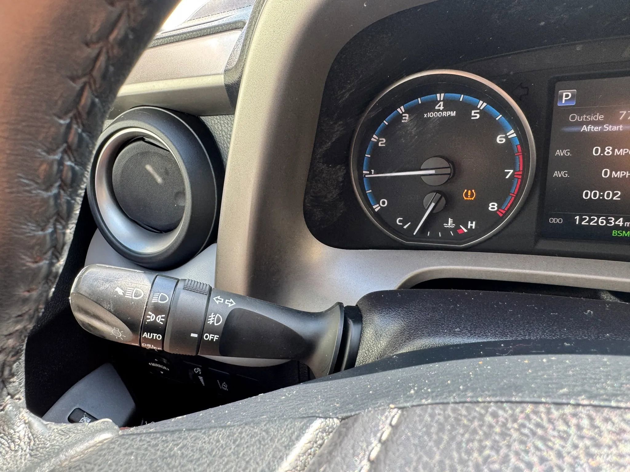 Used 2018 Toyota RAV4 XLE AWD/4WD image 13