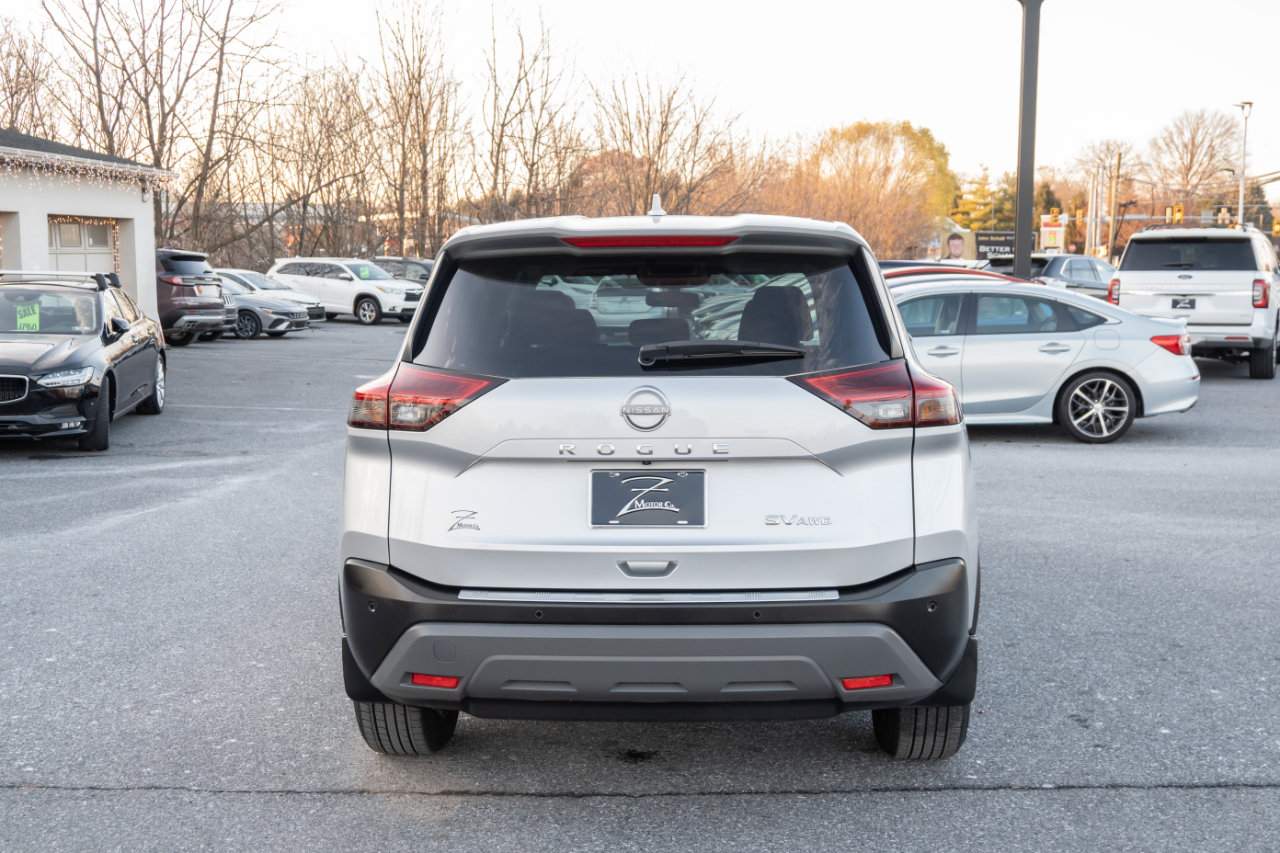 Used 2023 Nissan Rogue SV image 11